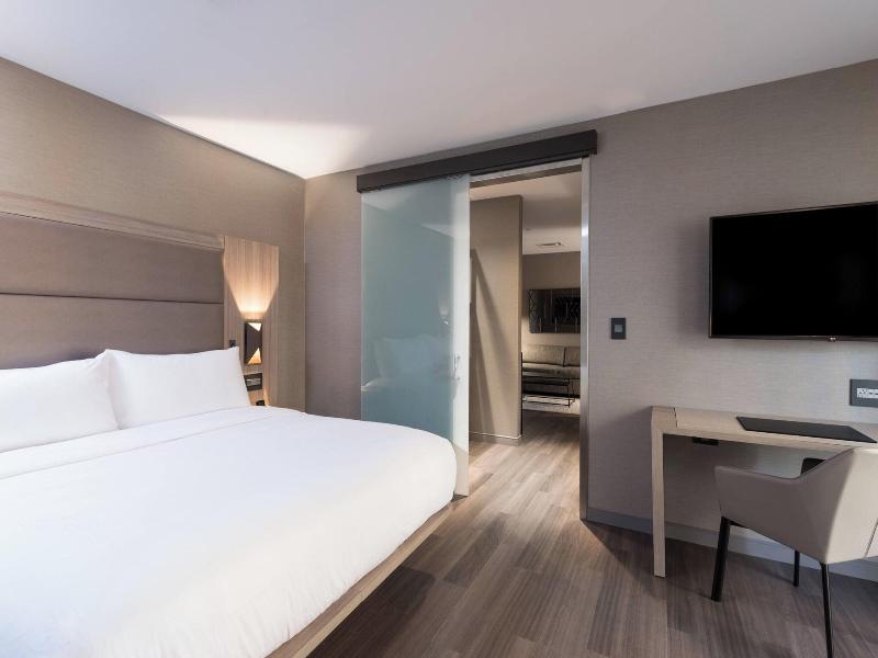 Ac Hotel Worcester image