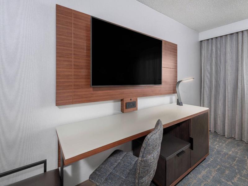 Madison Marriott West image
