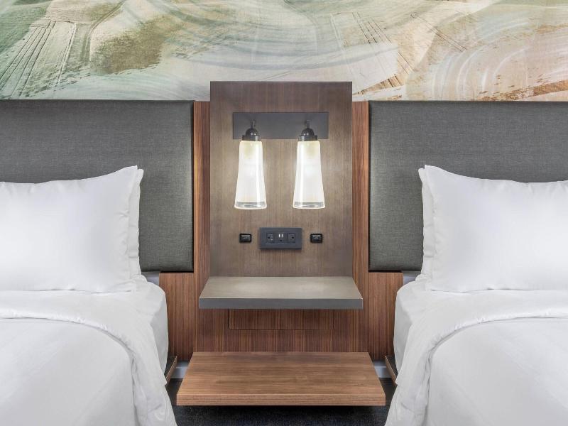 Madison Marriott West image