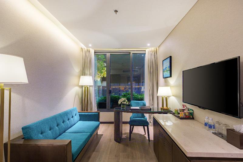 New Orient Hotel image