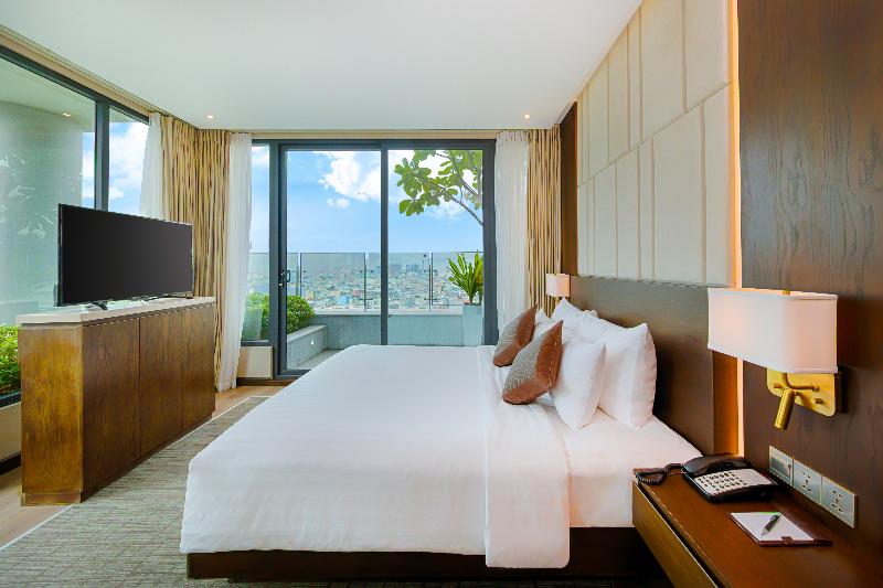 New Orient Hotel image