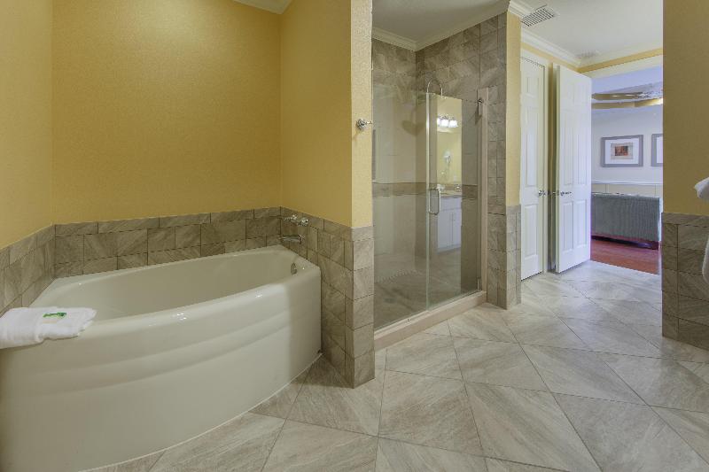 Holiday Inn Club Vacations Fox River Resort image