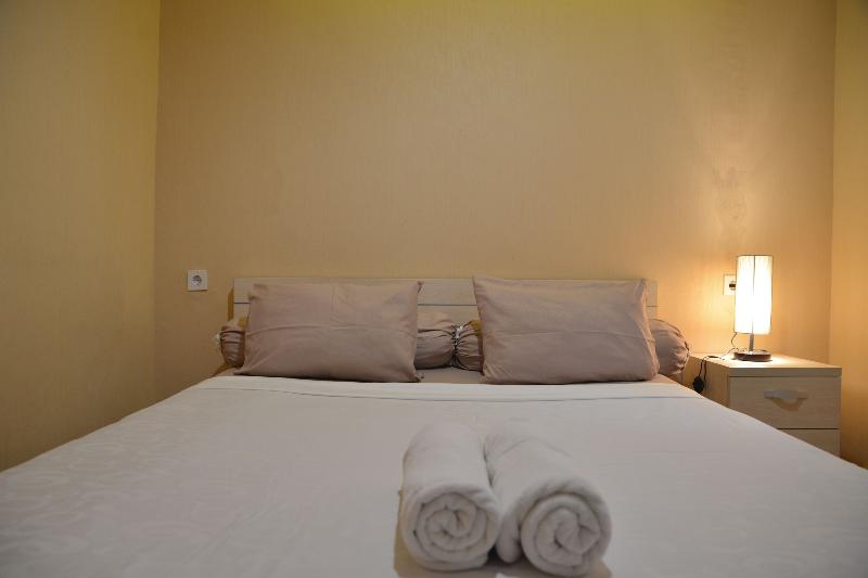 ZEN Rooms W Home Express Tebet image