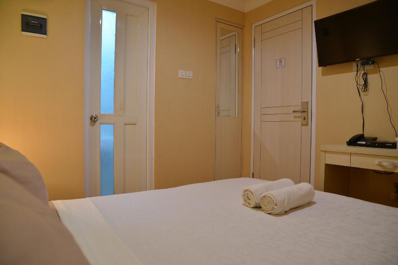 ZEN Rooms W Home Express Tebet image