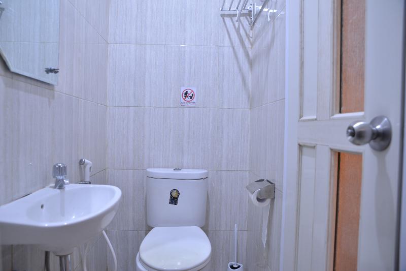 ZEN Rooms W Home Express Tebet image