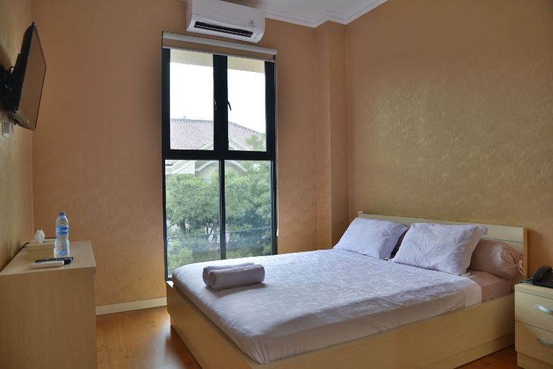 ZEN Rooms W Home Express Tebet image