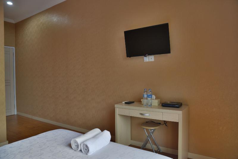 ZEN Rooms W Home Express Tebet image