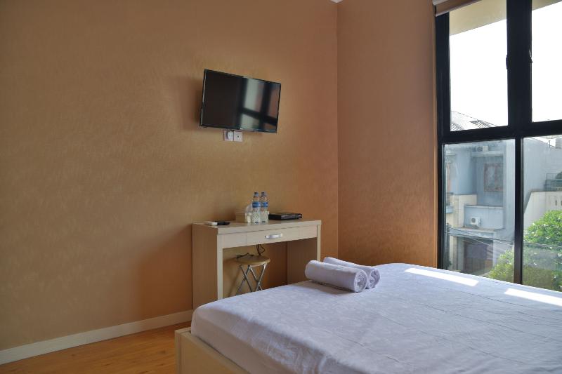 ZEN Rooms W Home Express Tebet image