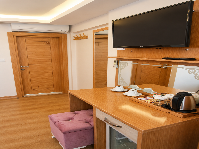 Black Pearl Hotel image
