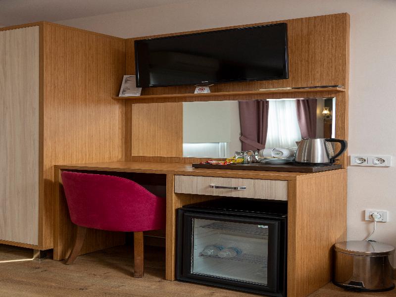 Black Pearl Hotel image