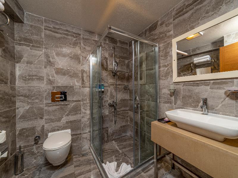 Black Pearl Hotel image