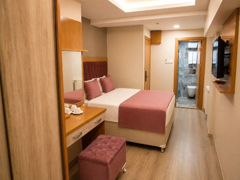 Black Pearl Hotel image