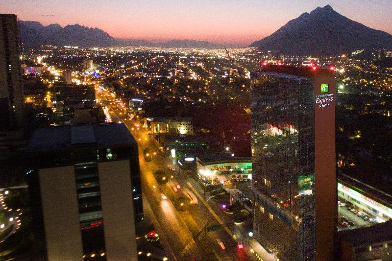 Holiday Inn Express & Suites Monterrey Valle