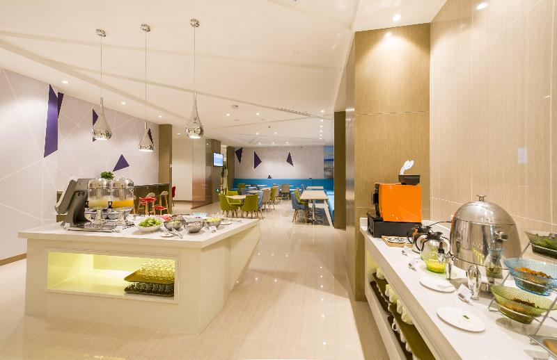 Holiday Inn Express Chengde Downtown image