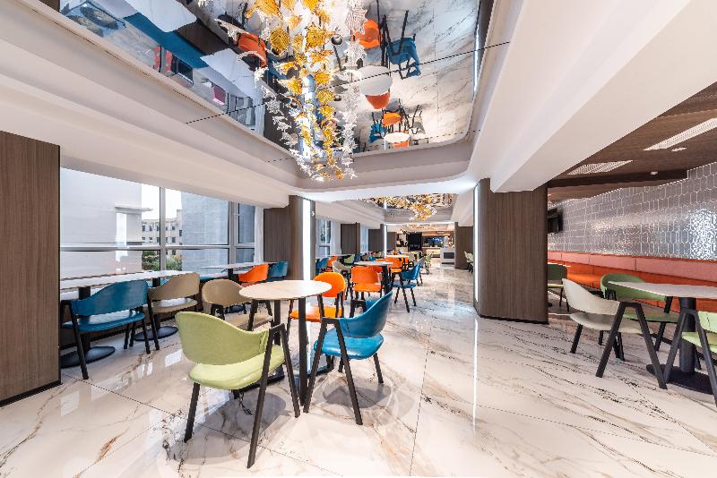 Holiday Inn Express Chengde Downtown image