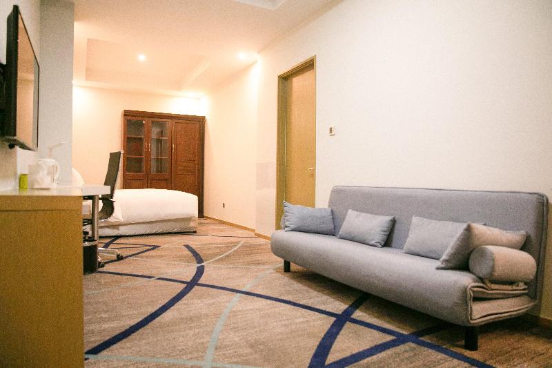 Holiday Inn Express Chengde Downtown image