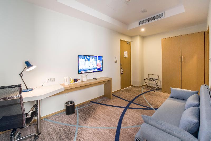 Holiday Inn Express Chengde Downtown image