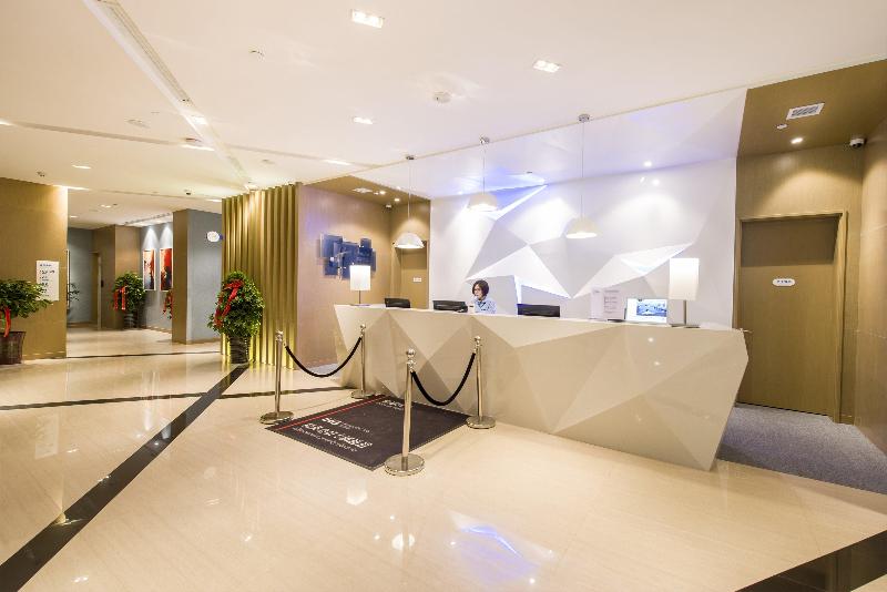 Holiday Inn Express Chengde Downtown image