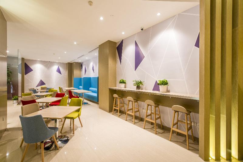 Holiday Inn Express Chengde Downtown image