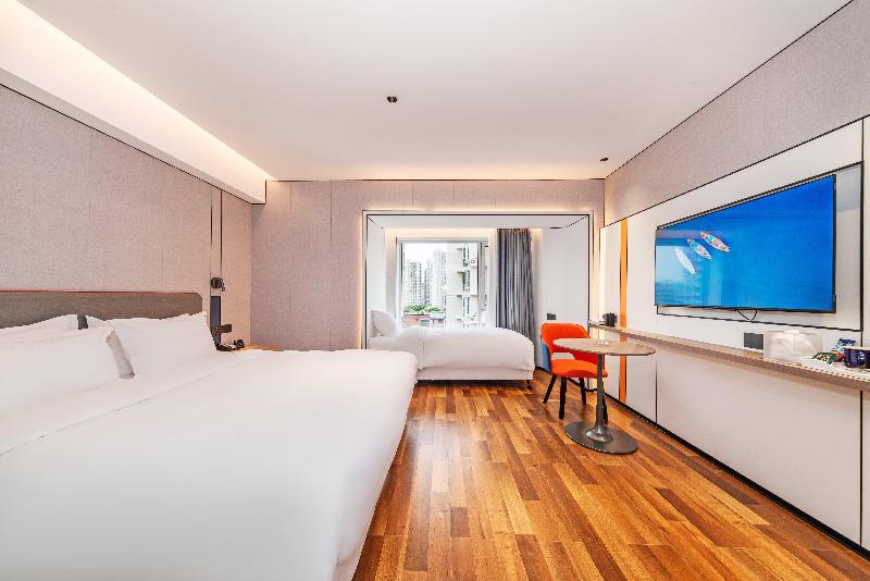 Holiday Inn Express Chengde Downtown image