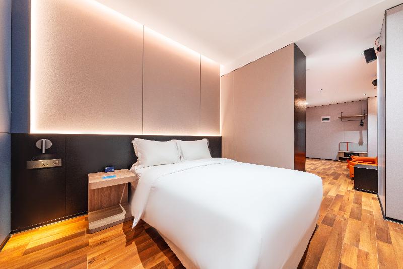 Holiday Inn Express Chengde Downtown image