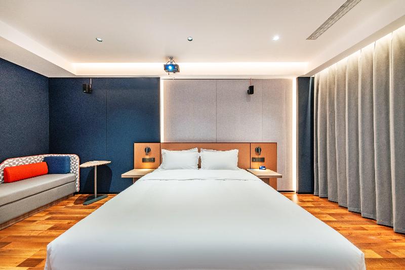 Holiday Inn Express Chengde Downtown image