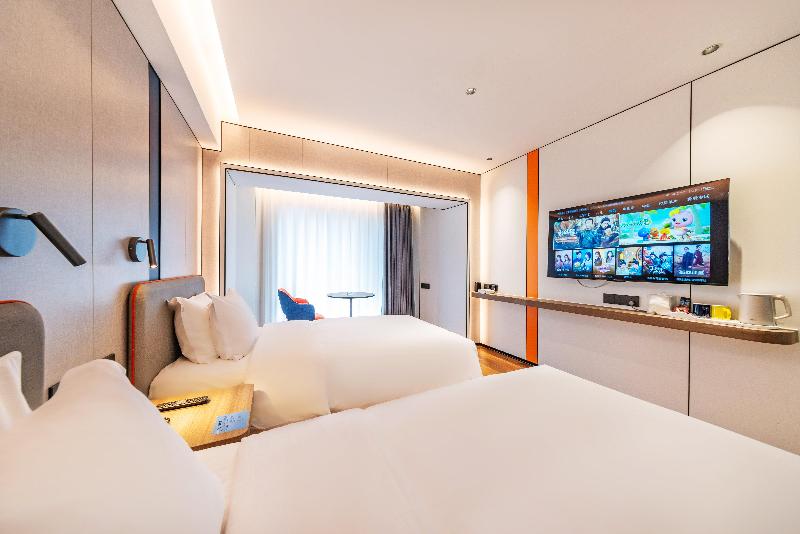 Holiday Inn Express Chengde Downtown image