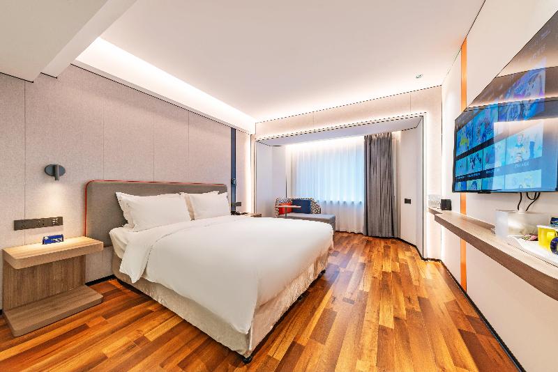 Holiday Inn Express Chengde Downtown image