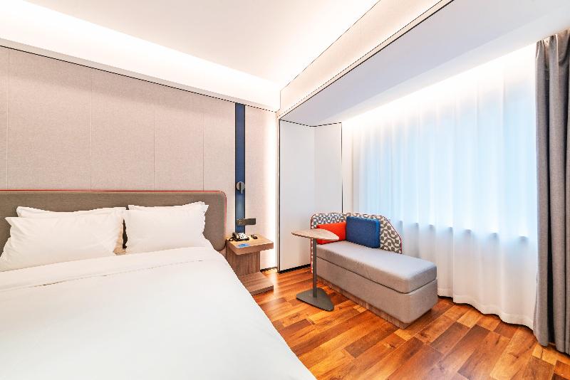 Holiday Inn Express Chengde Downtown image