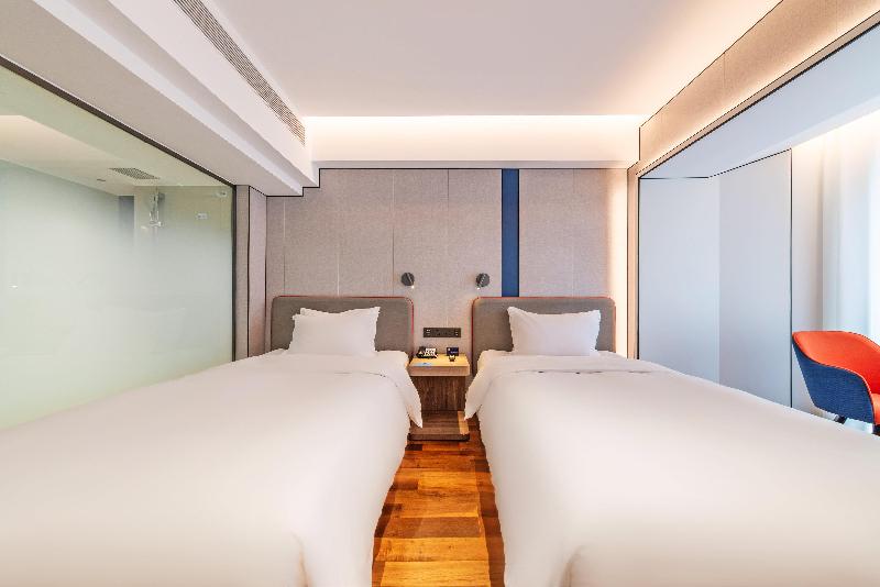 Holiday Inn Express Chengde Downtown image