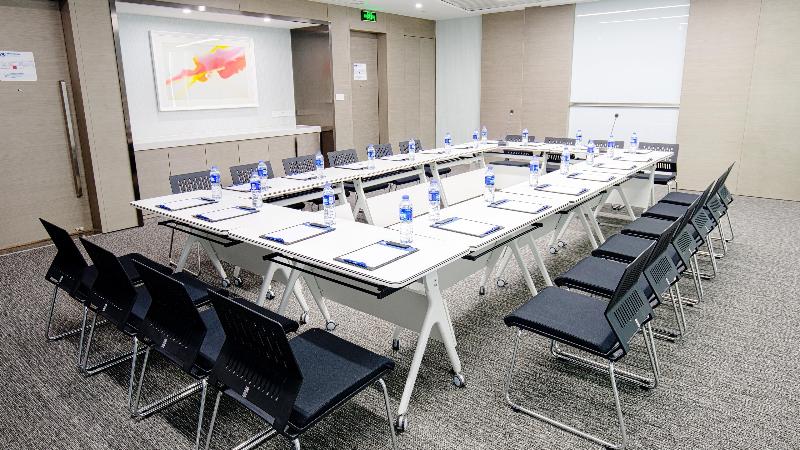 Holiday Inn Express Chifeng Hongshan image