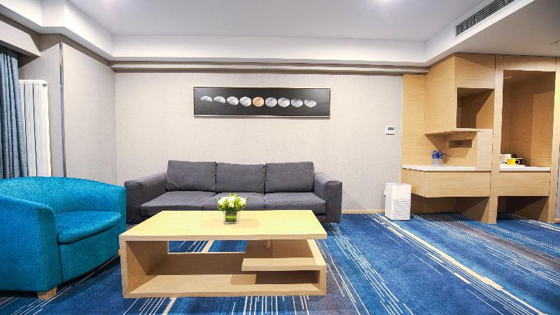 Holiday Inn Express Chifeng Hongshan image