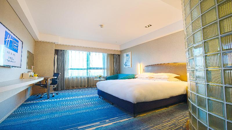 Holiday Inn Express Chifeng Hongshan image