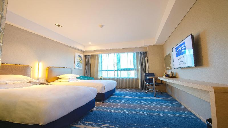 Holiday Inn Express Chifeng Hongshan image