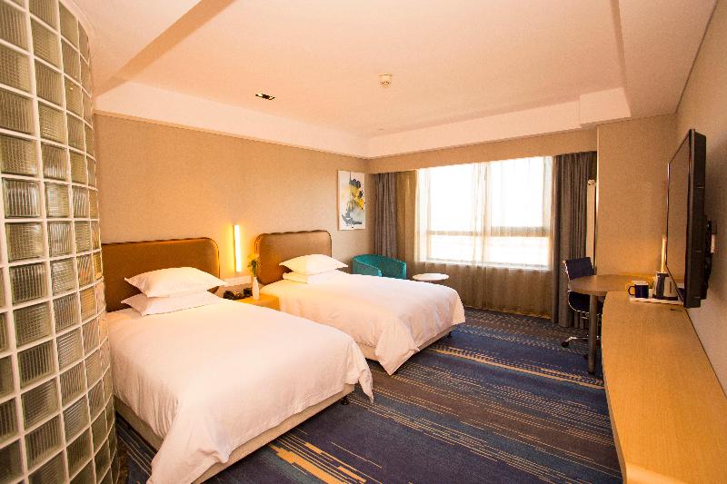 Holiday Inn Express Chifeng Hongshan image