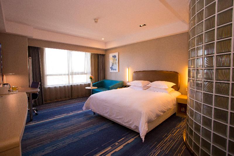 Holiday Inn Express Chifeng Hongshan image