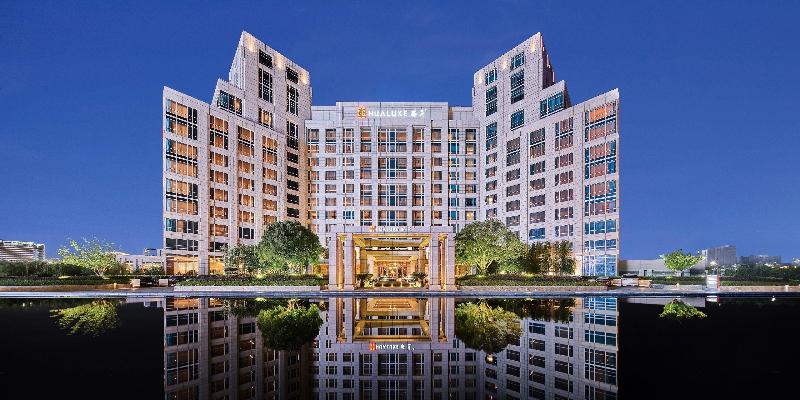 Hualuxe Ningbo Harbor City