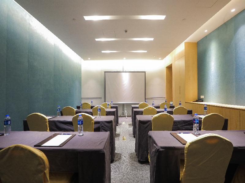 Holiday Inn Express Shanghai Songjiang Fangta image