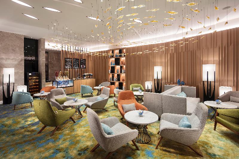 Bar & Lounge