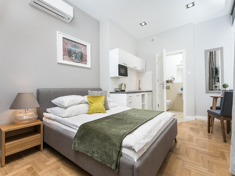 Venetian House Market Square Aparthotel image