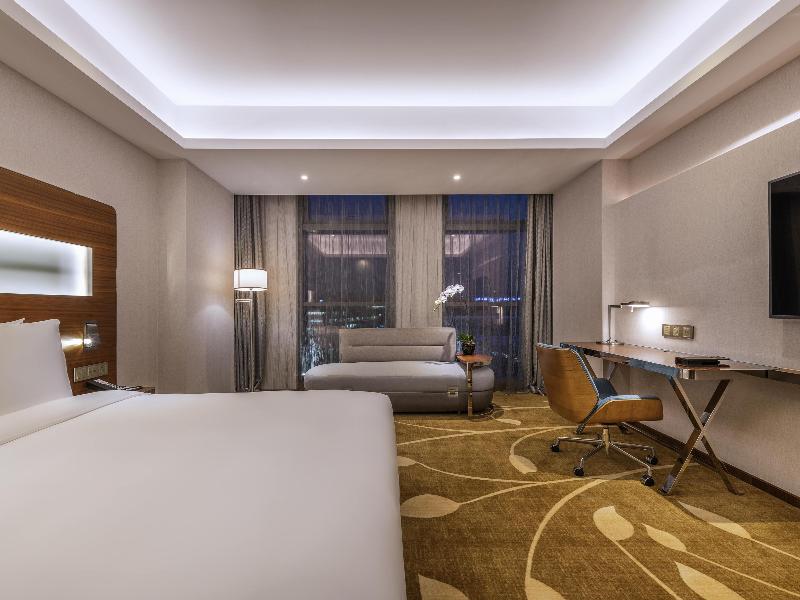 Novotel Shanghai Hongqiao image