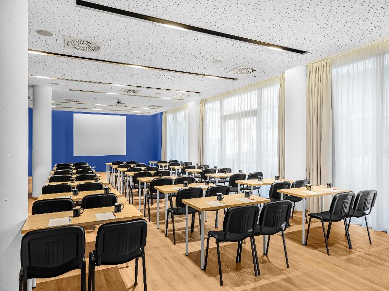 Akeah Verdi Budapest image