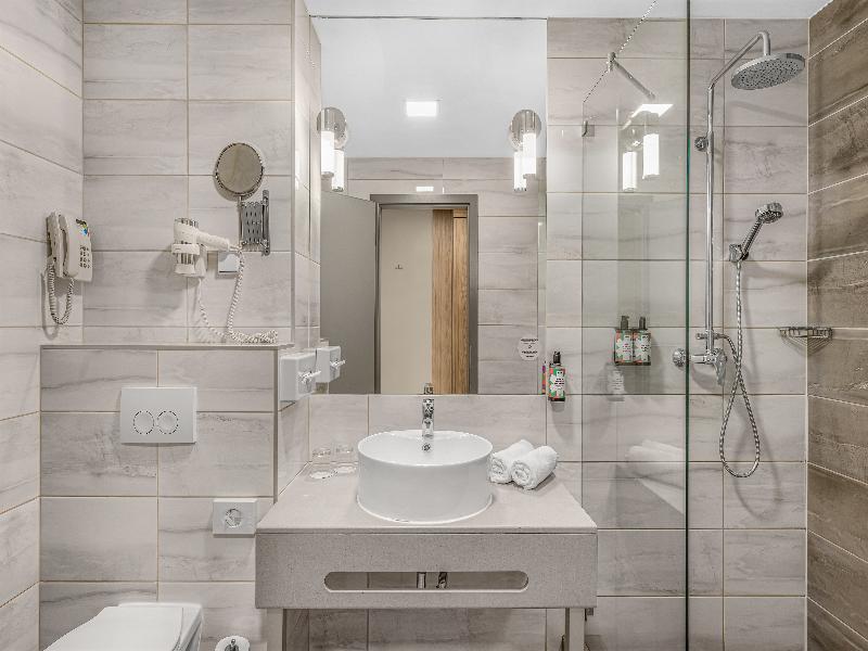 Akeah Verdi Budapest image