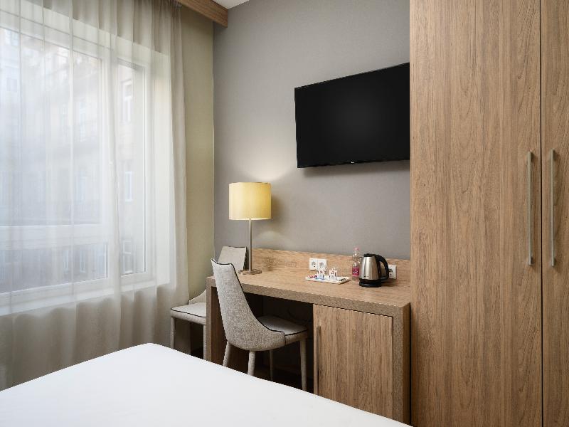 Akeah Verdi Budapest image