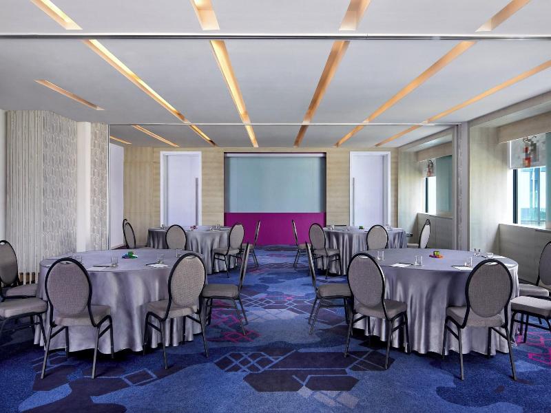 Aloft Jakarta Wahid Hasyim image