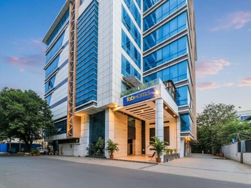 FabHotel Aksa International Andheri East image