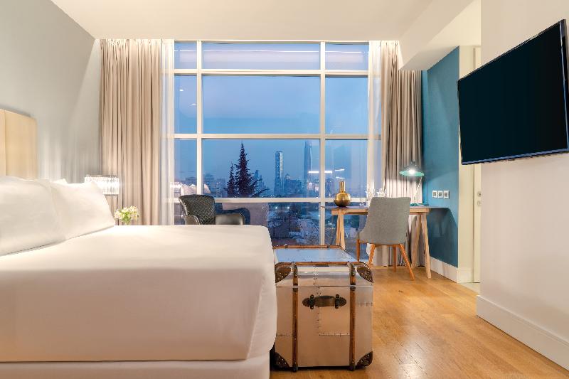 NH Collection Santiago Casacostanera image