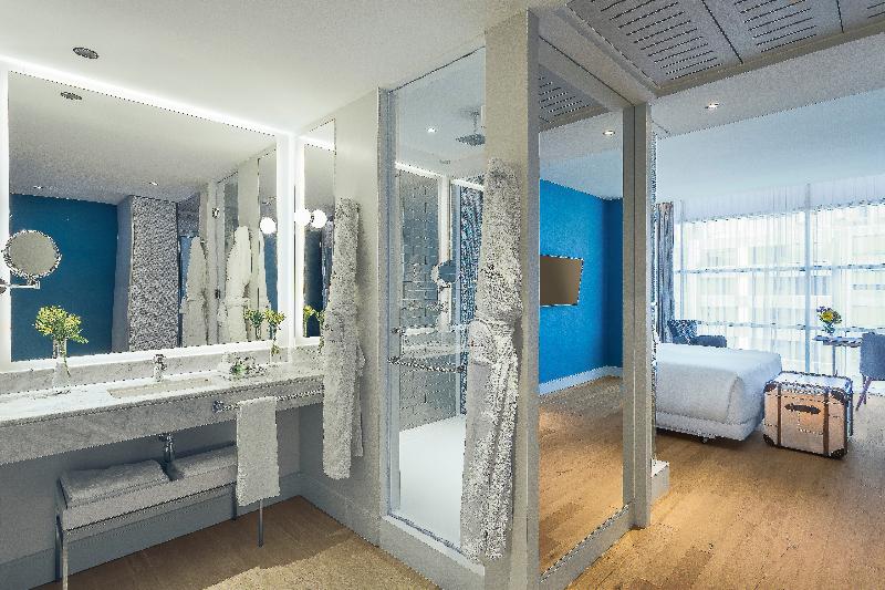 NH Collection Santiago Casacostanera image