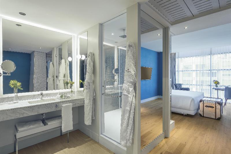 NH Collection Santiago Casacostanera image