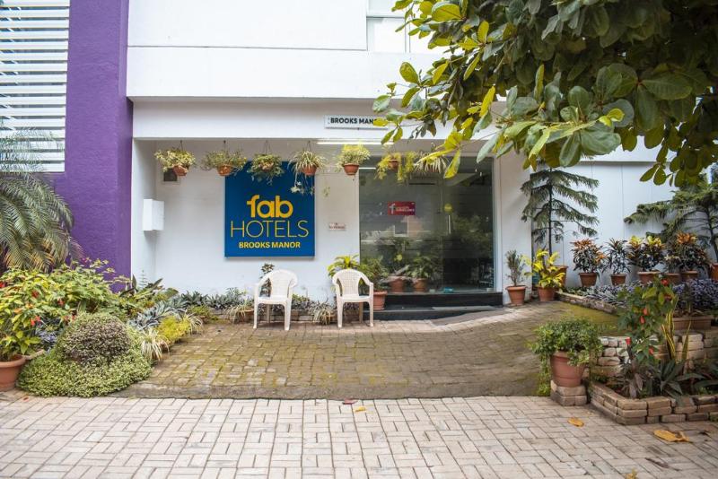 Fabhotel Brooks Manor Chandan Nagar